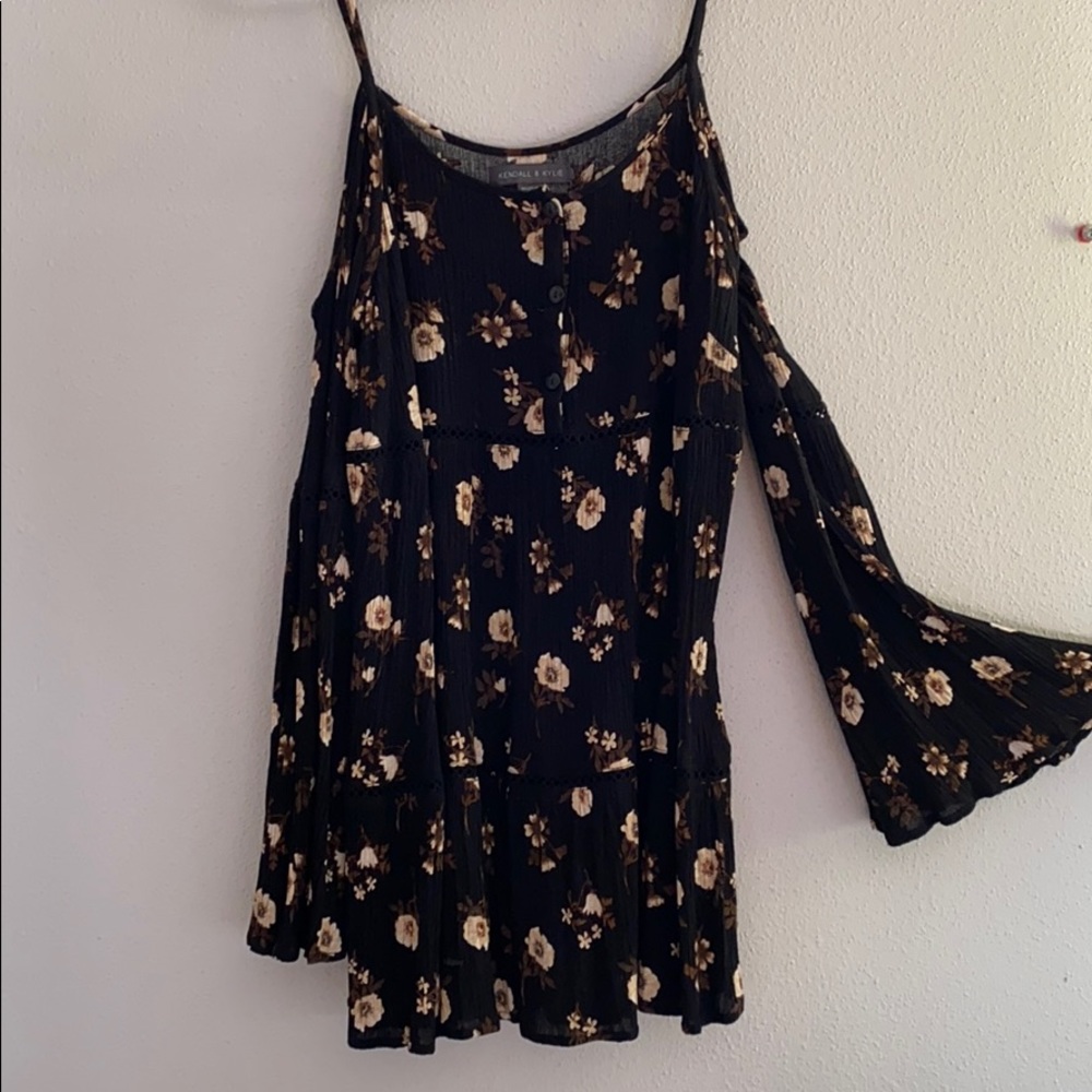 Adorable off the shoulder Flowy Floral Top